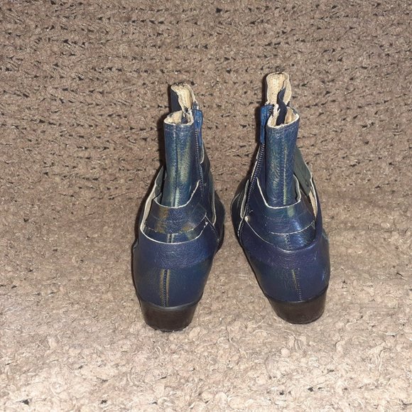 DKODE-Distressed Blue Leather/Silver Accents-Zip Strappy Booties-Sz 38-Near Mint - Picture 5 of 7